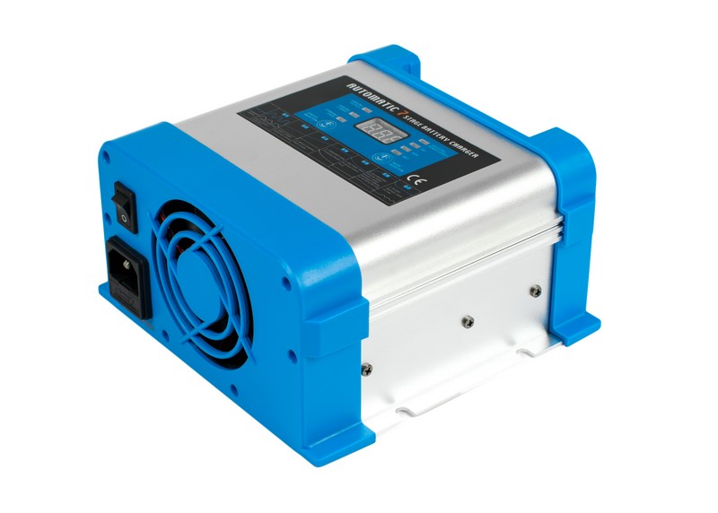 Ładowarka sieciowa 12 V do akumulatorów BC-20 PRO 20A (230V/12V) LCD 7 stopni ładowania   Cena: 419,00 PLN