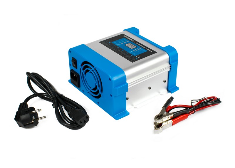Ładowarka sieciowa 12 V do akumulatorów BC-20 PRO 20A (230V/12V) LCD 7 stopni ładowania   Cena: 419,00 PLN